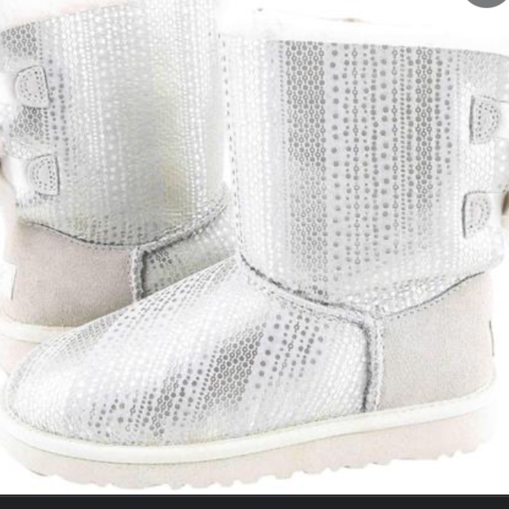 Bailey Bow Limited Edition Authentic Holiday Uggs - image 2